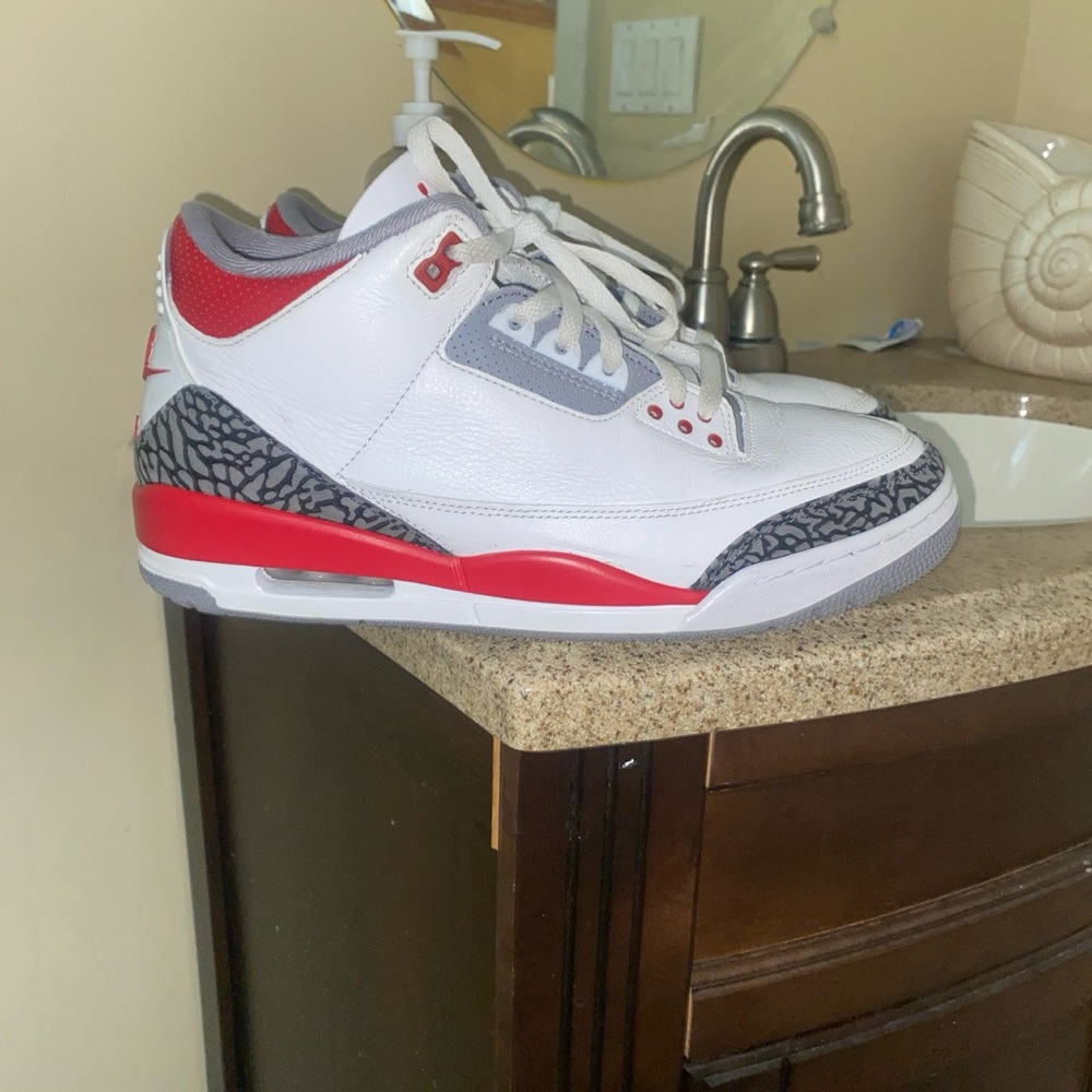 Jordan 3 Fire Reds